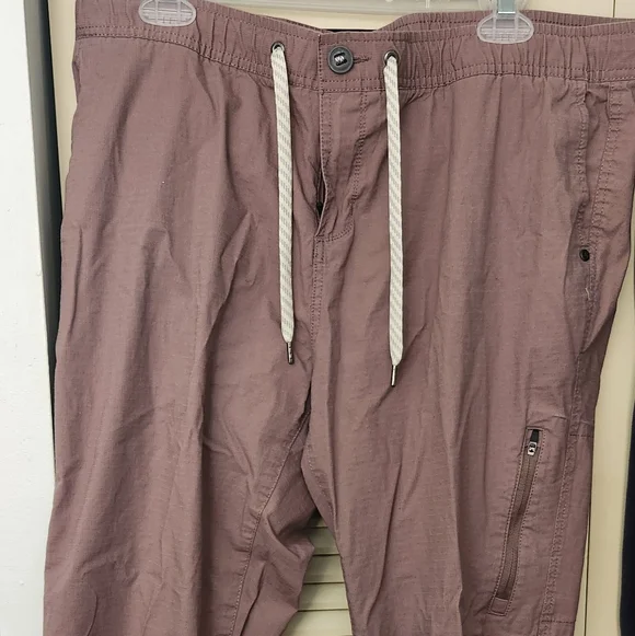 Vuori Cargo Ripstop Pants in Taupe Brown - Picture 3 of 3